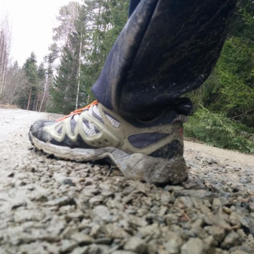 Ekat maastojuoksut ja jalat kastu. Gore-texiä tänne!!